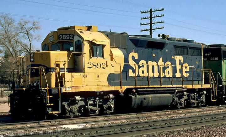 ATSF 2892 - GP35.jpg